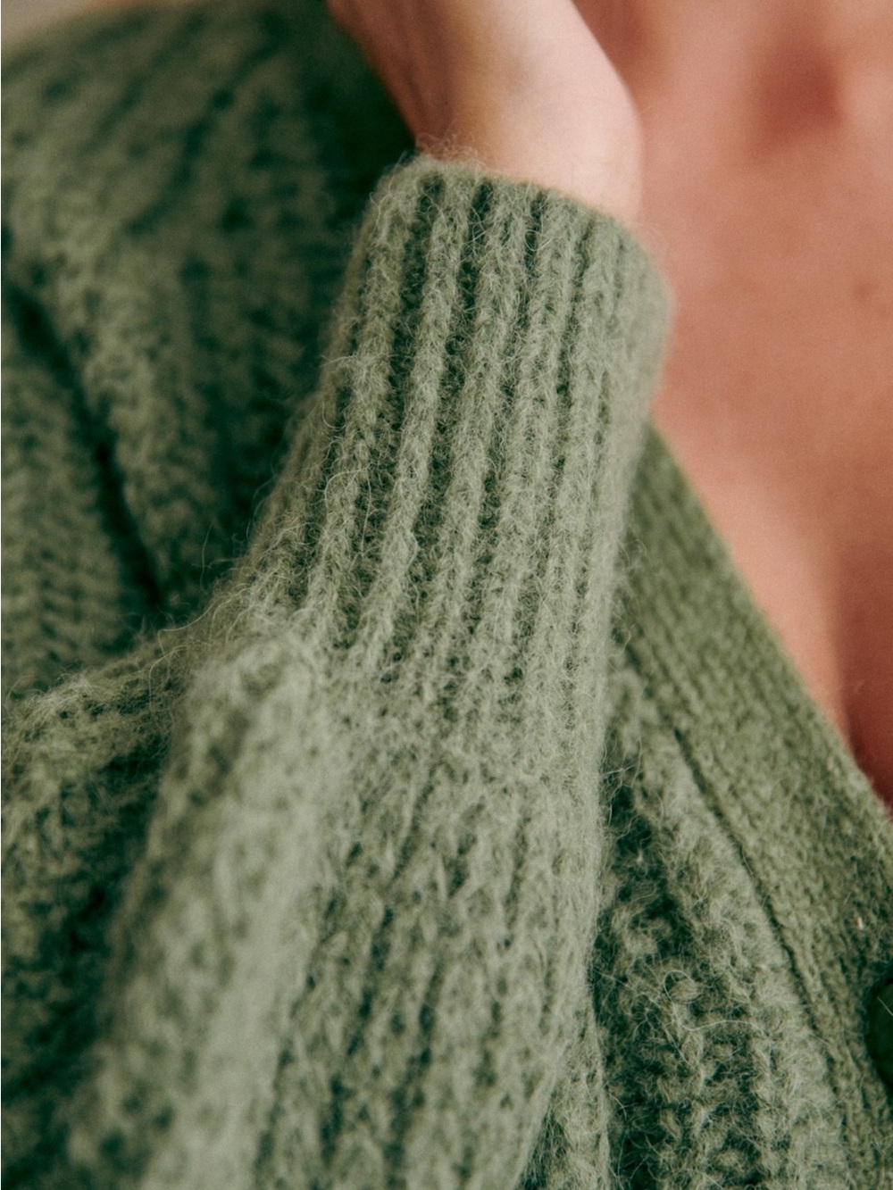 Sézane Basile Cardigan - Picture 3 of 4